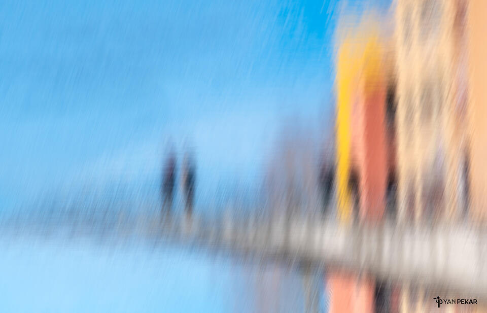 A date on a bridge in Girona  print